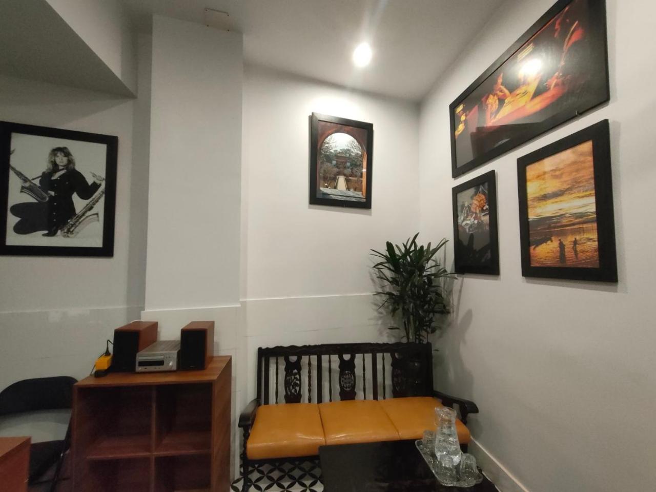 Nineties Homestay Хюе Екстер'єр фото